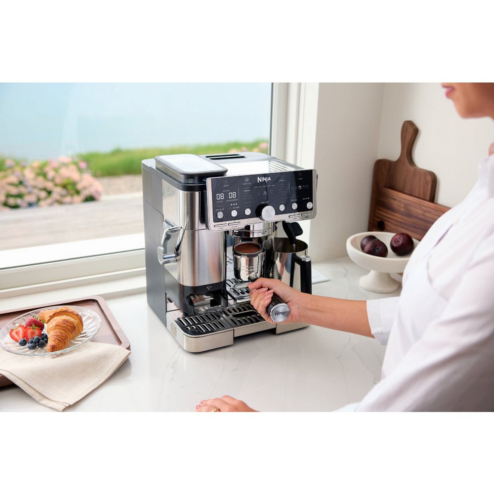 Ninja ES701UK Luxe Cafe Pro Series Espresso Coffee Machine - Image 14